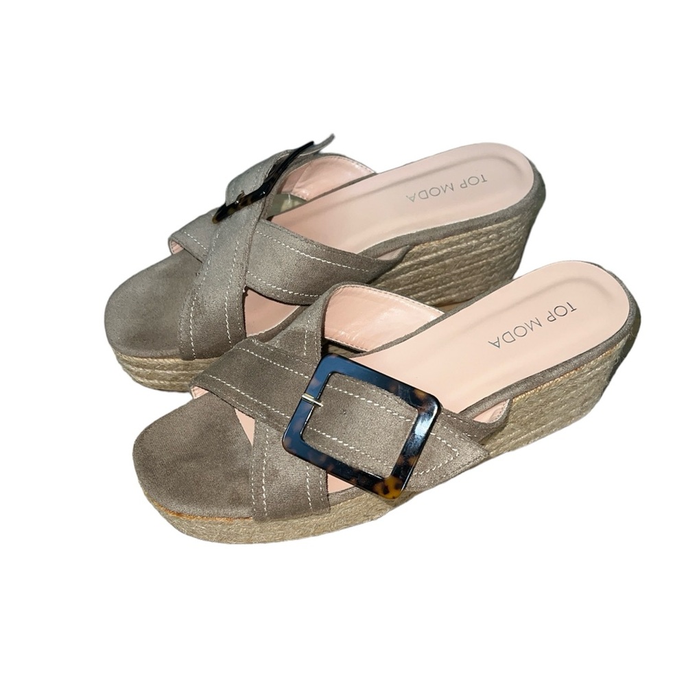 TOP Moda Women’s Tan Slip On Wedge Shoes Size 7.5 Buckle Platform Suede Sandals - Picture 2 of 10